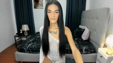 Snapshot of latina_goddes4uxxx chatting on November 15, 8:55 am ask me online show from November 15, 8:55 am