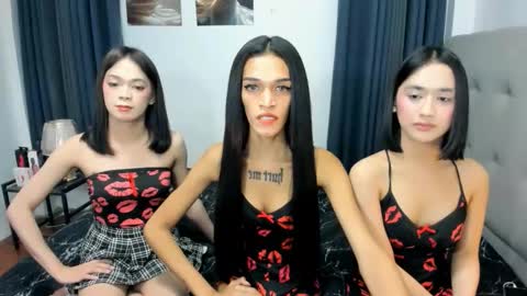 Snapshot of latina_goddes4uxxx chatting on November 19, 12:38 pm ask me online show from November 19, 12:38 pm