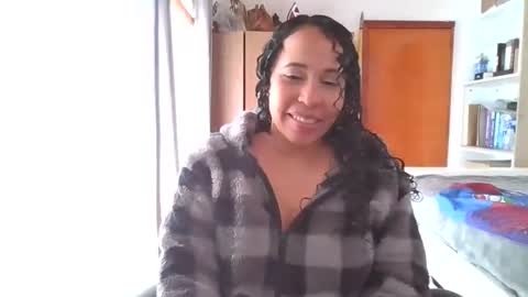 Snapshot of latina_hot84 chatting on December 16, 2:16 pm Mercedes online show from December 16, 2:16 pm