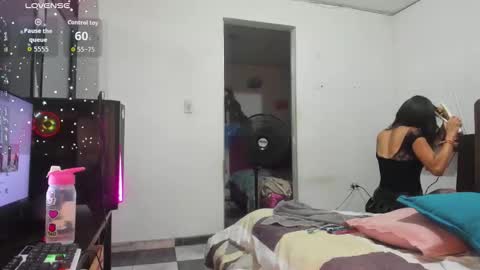 Snapshot of latinaastepmomm chatting on October 26, 10:04 pm angelina online show from October 26, 10:04 pm