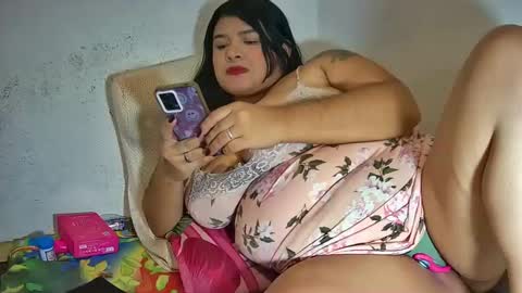 Snapshot of latincurvy1992 chatting on September 30, 4:17 am latincurvy1992 online show from September 30, 4:17 am