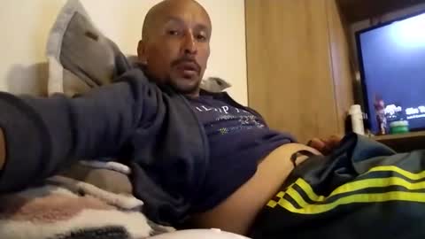 latinhardfucker1980 online show from January 25, 2:37 am