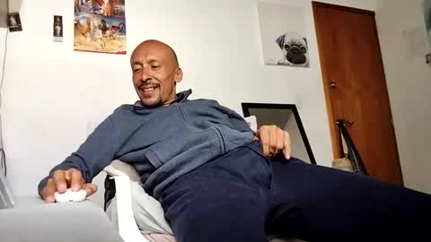 latinhardfucker1980 online show from January 26, 3:25 pm