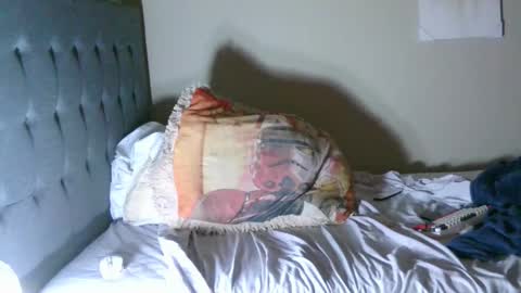 latinincognito online show from December 3, 6:54 am