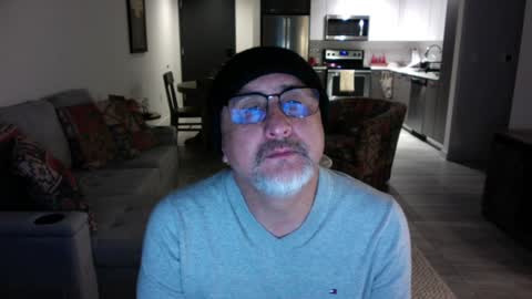 Snapshot of latinnous chatting on December 7, 7:05 am QS - INDEPENDENT MODEL online show from December 7, 7:05 am