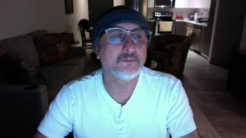 Snapshot of latinnous chatting on January 27, 3:04 am QS - INDEPENDENT MODEL online show from January 27, 3:04 am