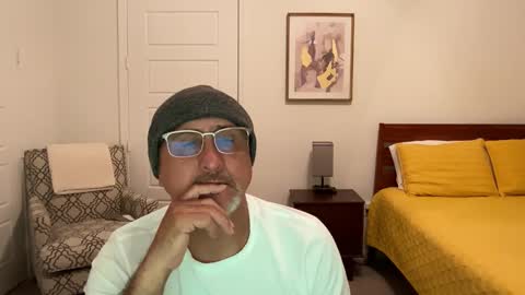 Snapshot of latinnous chatting on November 10, 3:27 am QS - INDEPENDENT MODEL online show from November 10, 3:27 am