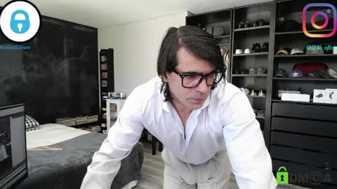 sam online show from April 1, 11:22 am