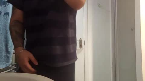 Snapshot of latino8484 chatting on January 21, 7:37 am latino8484 online show from January 21, 7:37 am