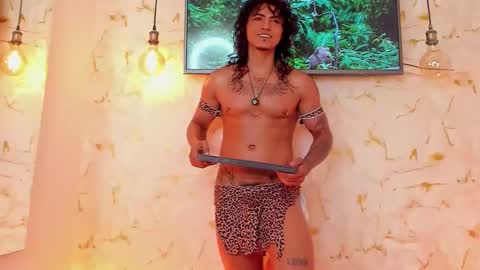 latino_boysmiles online show from November 1, 12:34 am