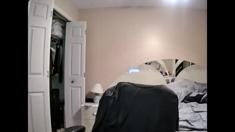 Snapshot of latinoinfla chatting on December 8, 4:35 am latinoinfla online show from December 8, 4:35 am