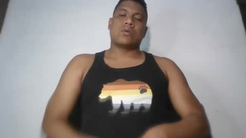 Snapshot of latinrayf chatting on October 25, 6:32 am latinrayf online show from October 25, 6:32 am