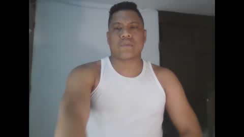 Snapshot of latinrayf chatting on November 17, 7:03 am latinrayf online show from November 17, 7:03 am