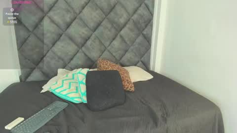 Snapshot of latrellx7 chatting on December 19, 11:39 am LEANDRO online show from December 19, 11:39 am