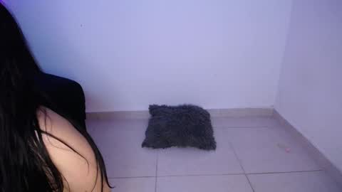 Snapshot of lau_24 chatting on February 2, 12:57 pm lau_24 online show from February 2, 12:57 pm