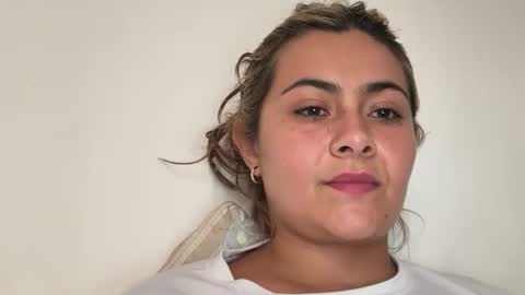 MiaBelle online show from December 3, 1:42 pm