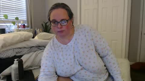 Snapshot of laulauma chatting on November 11, 8:20 pm LauLauMa online show from November 11, 8:20 pm