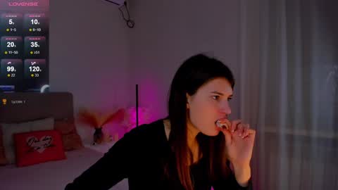 Laura online show from February 1, 9:43 am