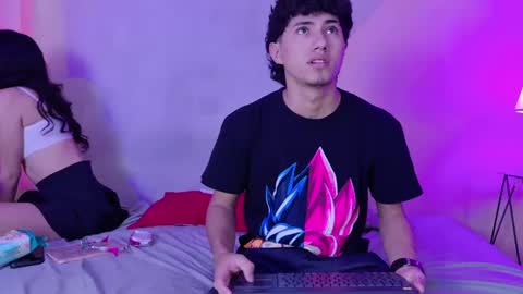 Snapshot of laura_and_kevin chatting on September 11, 1:44 pm laura_and_kevin online show from September 11, 1:44 pm