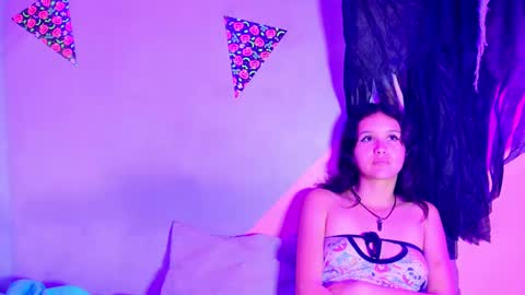 Snapshot of laura_and_kevin chatting on October 26, 6:47 pm laura_and_kevin online show from October 26, 6:47 pm