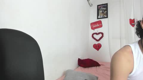 laura_and_kevin online show from February 19, 9:11 pm