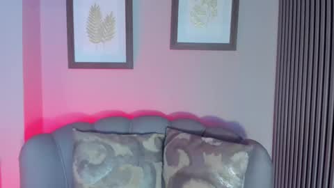 Laura online show from February 5, 4:03 pm