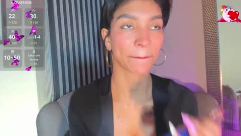 Laura online show from October 10, 11:37 pm