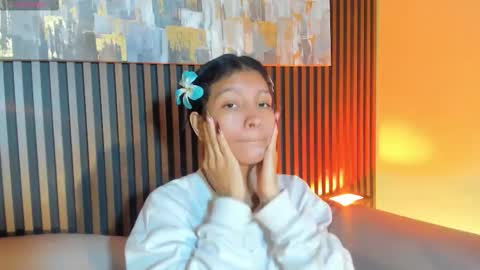 Laura online show from October 23, 12:48 pm