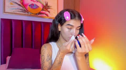 Laura online show from November 27, 1:02 pm