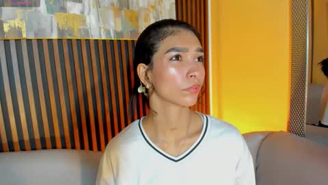 Laura online show from March 25, 12:33 pm