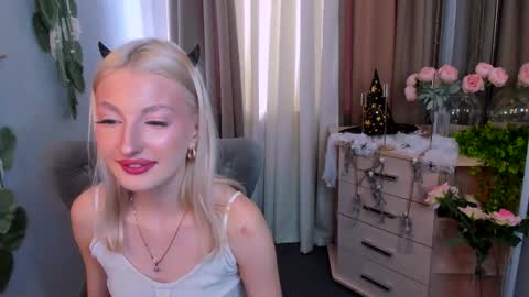Laura online show from October 23, 8:24 am