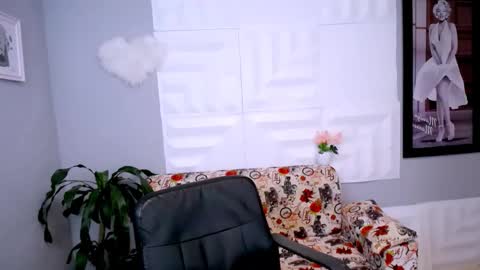 LAURA online show from February 27, 3:12 pm