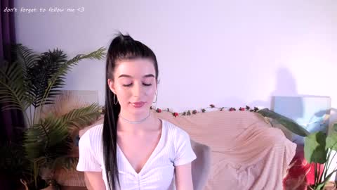 Laura online show from February 5, 11:28 pm