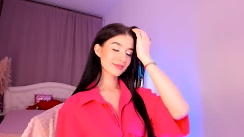 Laura online show from October 1, 7:42 pm