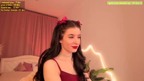 Laura online show from February 15, 3:36 am