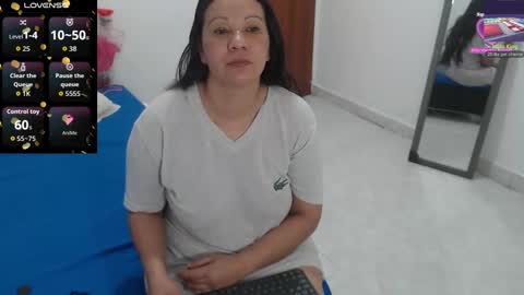 Snapshot of laura_foxx2379 chatting on November 1, 3:03 pm laura_foxx2379 online show from November 1, 3:03 pm