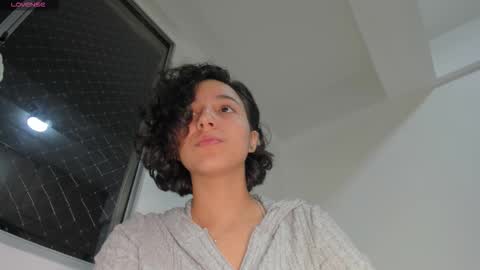 Snapshot of laura_hills18 chatting on October 1, 12:16 am Lura online show from October 1, 12:16 am