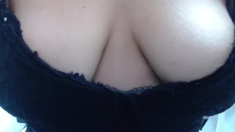  Laura  online show from December 14, 7:51 pm