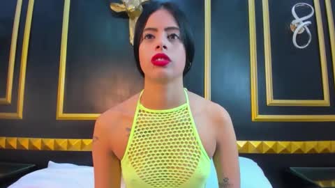 Snapshot of laura_maite_ chatting on November 25, 12:05 pm L A U R A online show from November 25, 12:05 pm