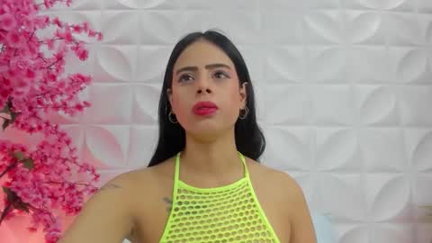 Snapshot of laura_maite_ chatting on December 16, 12:10 pm L A U R A online show from December 16, 12:10 pm