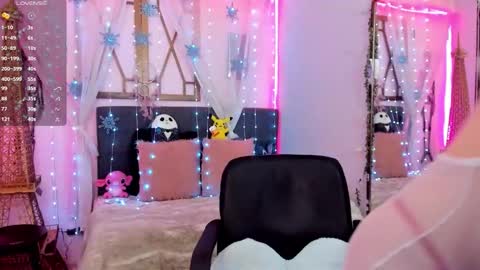 Kate  online show from February 6, 12:08 pm