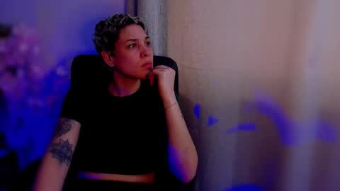 Laura Rose online show from November 16, 6:02 pm