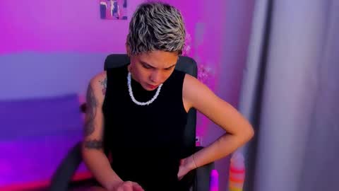 Laura Rose online show from November 22, 4:44 am