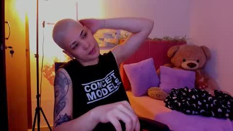 Laura Rose online show from March 24, 7:19 pm