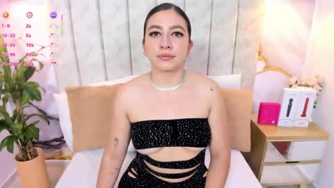 Laura Smith online show from April 20, 9:16 pm