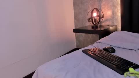 Snapshot of laura_smith33 chatting on February 6, 5:30 pm laura online show from February 6, 5:30 pm