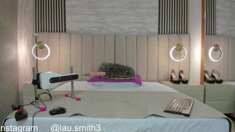 laura online show from November 21, 3:11 pm