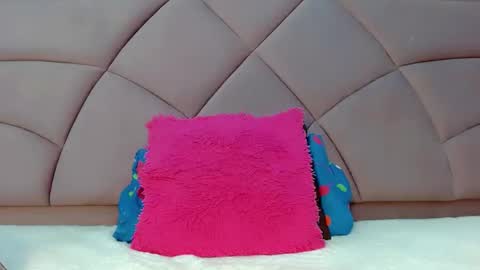 Snapshot of laura_sweet7 chatting on January 29, 11:09 am Laura online show from January 29, 11:09 am