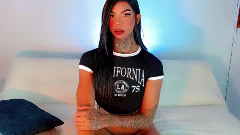 Snapshot of laura_sweet7 chatting on February 22, 11:46 pm Laura online show from February 22, 11:46 pm