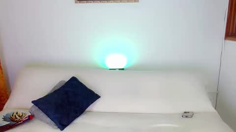 Snapshot of laura_sweet7 chatting on March 9, 2:39 am Laura online show from March 9, 2:39 am